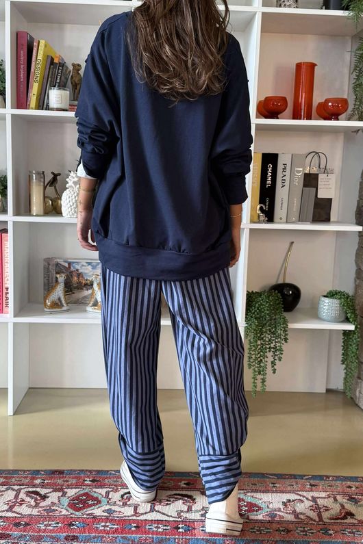 The Sunday Morning V Slouch Sweatshirt Navy